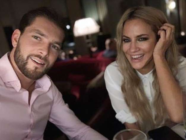ครอบครัวเผยโพสต์ แคโรไลน์ แฟล็ก ระบายความในใจ ก่อนพิธีกรสาวฆ่าตัว - ครูโอ๋ รูปที่ 3