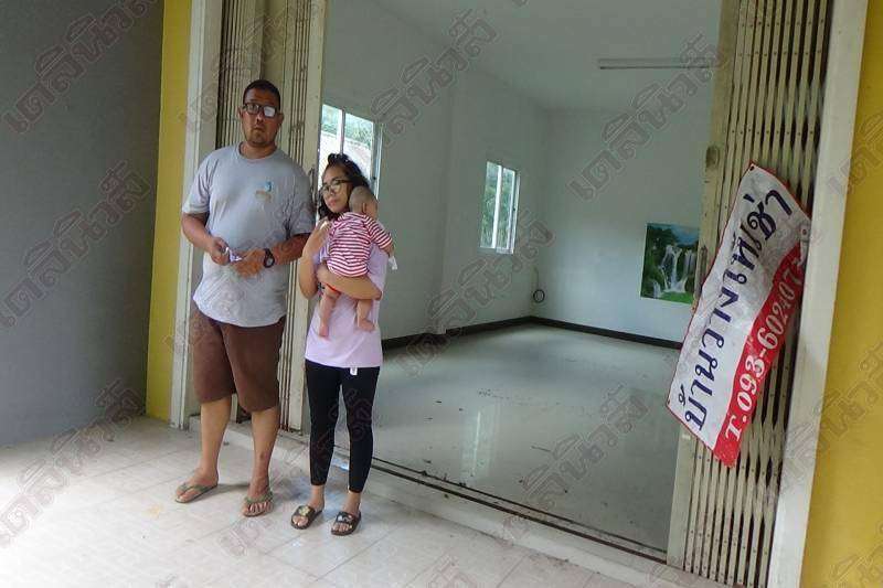 หนุ่มเมืองตรังสู้พิษโควิดไม่ไหว ประกาศยกบ้านให้ผ่อนฟรีๆ - ครูโอ๋ รูปที่ 1