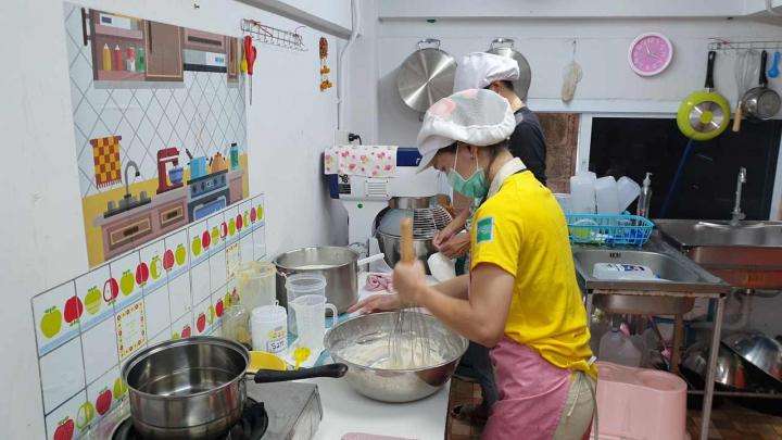 มาถูกทาง สาวออฟฟิศ หันทำ เค้กไข่ไทยแลนด์ ขาย ยอดกระฉูดวันละ 3 หมื่น - ครูโอ๋ รูปที่ 2