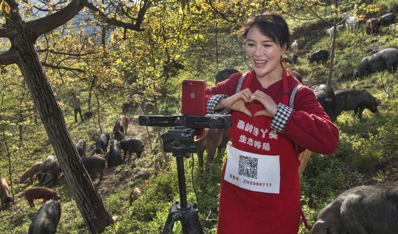 สาวไลฟ์สดขายหมูจนร่ำรวยกำไรปีละมากกว่า 3.6 ล้านบาท - ครูโอ๋ รูปที่ 3