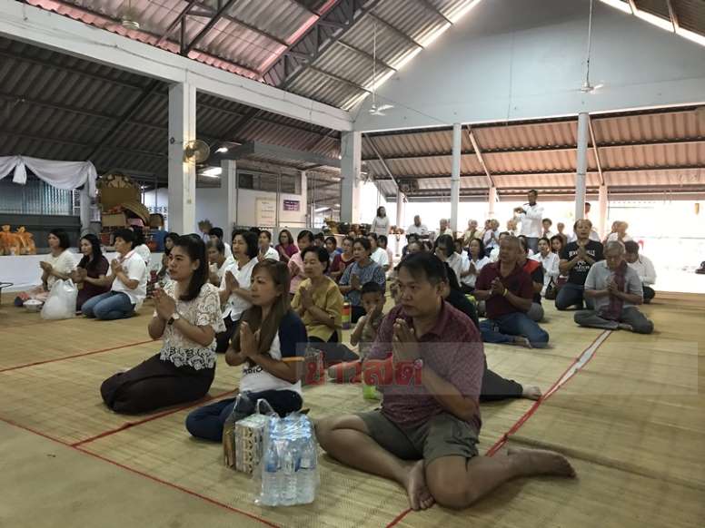 เพื่อนเผย จ่า กราดยิงโคราช เข้าฝันให้ไปเอาของในรถ ชาวชัยภูมิทำบุญให้เหยื่อ - ครูโอ๋ รูปที่ 4